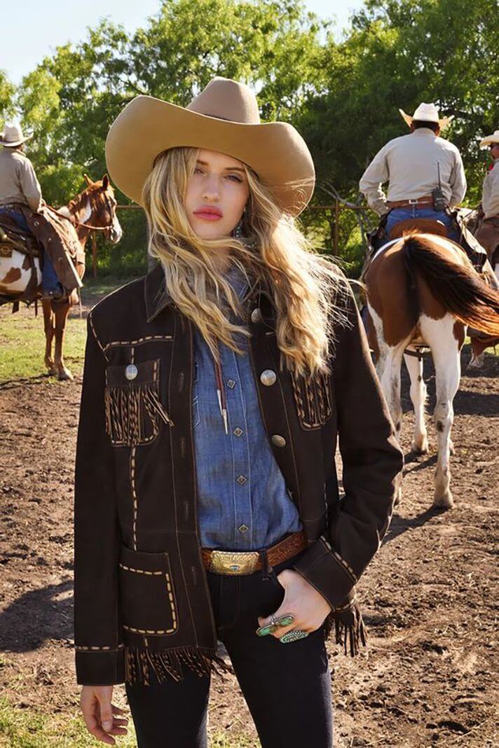 Chic Texas Rodeo Outfits for Women: Winter to Summer Style Guide